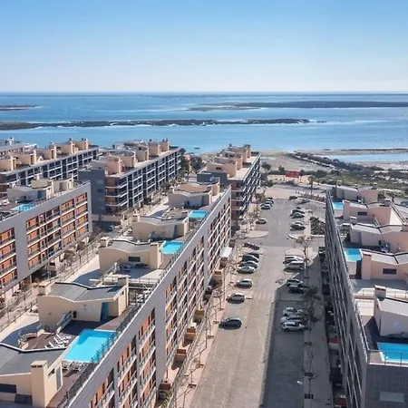 Marina, Bares, Barcos Para As Ilhas Farol, Culatra, Armona شقة
